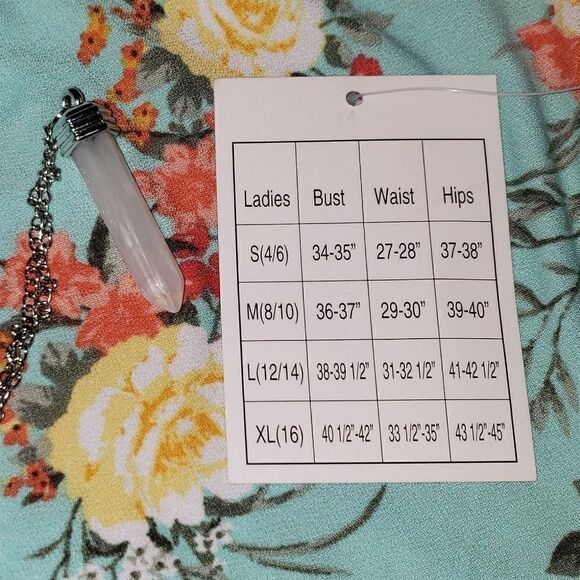 Women's Knit Tops Knot Front Lace Back Necklace Short Sleeve Blouse Small NWT - Picture 10 of 10